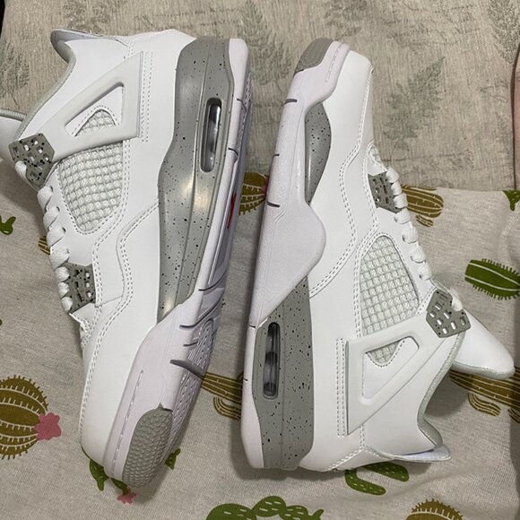 NFL Air Jordan 4 White Sneakers - Picture 6 of 8